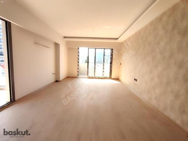 Başkut' Tan İmbatlı Mah.'de Kapalı Mutfaklı, 3+1 Kiralık Daire