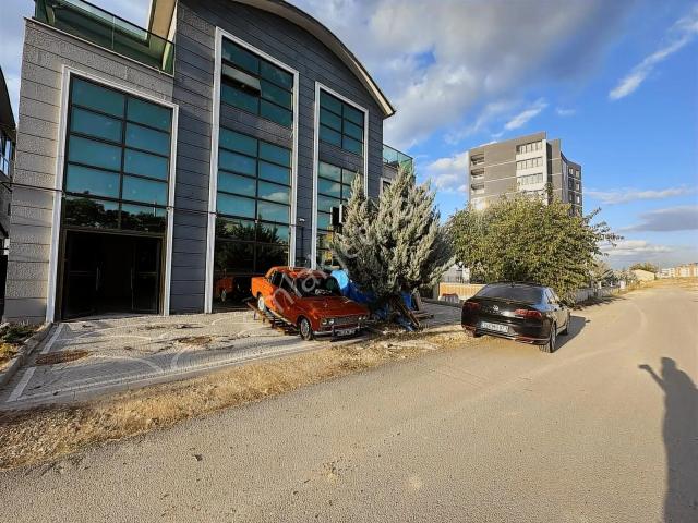 Bağlıca Mah Uygun Fiyat Asansörlü 4 Katlı Satılık 300m2 Villa