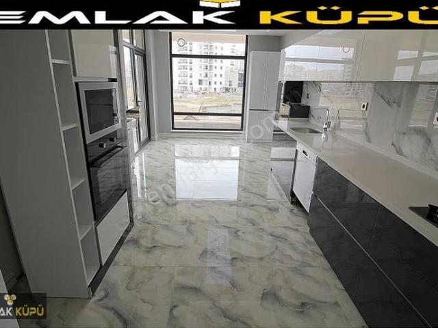 Bağlıca Mahallesi Mermeroğlu Caddesi Yakını 4+1 Kiralık Daire