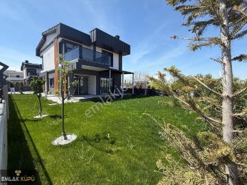 Bağlıca Mahallesi Satılık 5+1 Site İçinde Geniş Bahçeli Villa