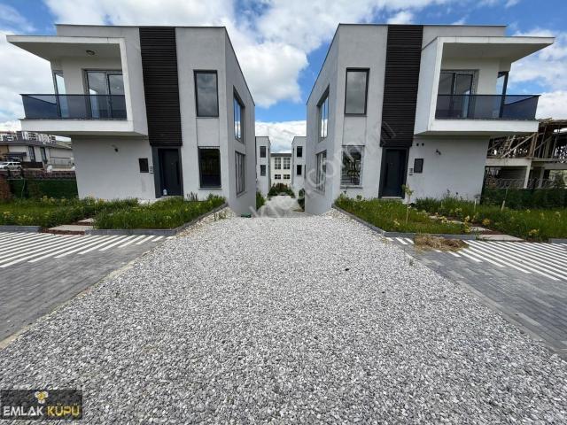 Bağlıca Mah'de Site İçerisinde Satılık 4+2 Villa