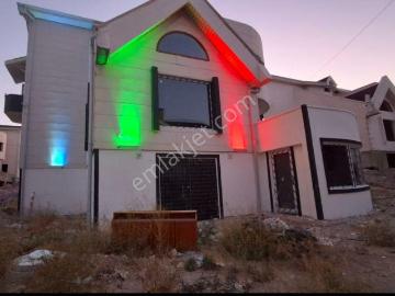 Bağlıca Mavi Ev Sitesinde Natamam 6+2 Satılık Müstakil Villa