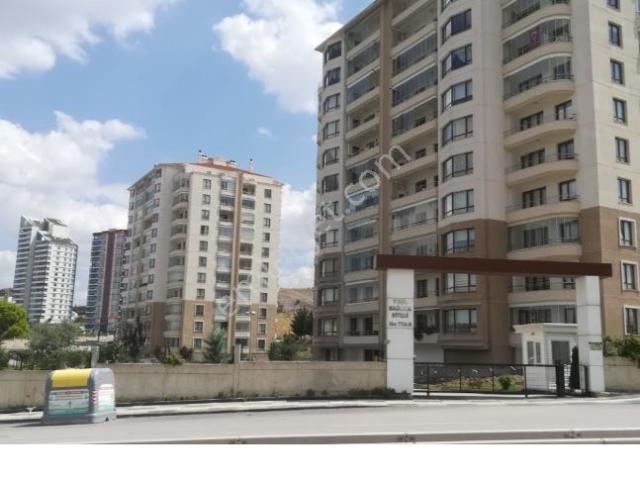 Bağlıca Mermeroğlu Caddesi Üzerinde Sitede Ara Kat Kiralık Daire