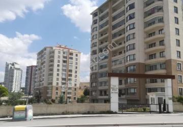 Bağlıca Mermeroğlu Caddesi Üzerinde Sitede Ara Kat Kiralık Daire