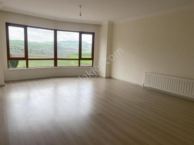Bağlıca Mermeroğlu Cd.kiralık Geniş 4+1 Daire kiler+3balkon+3wc