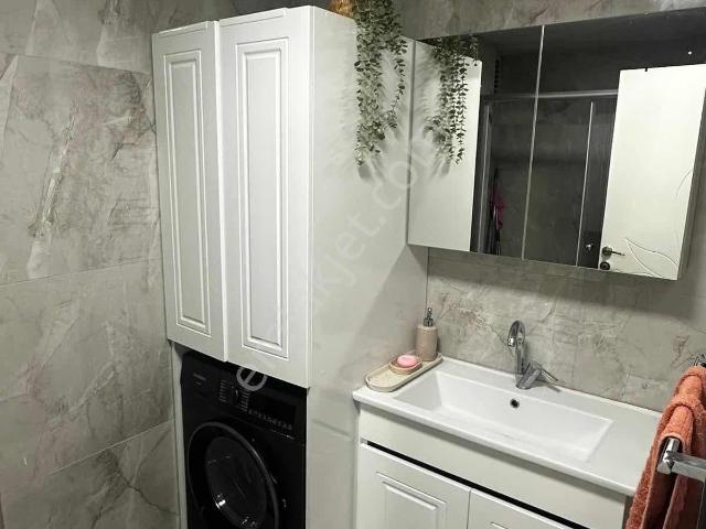 Bağlıca Merkezde K.otoparklı Geniş 4+1 Satılık Daire