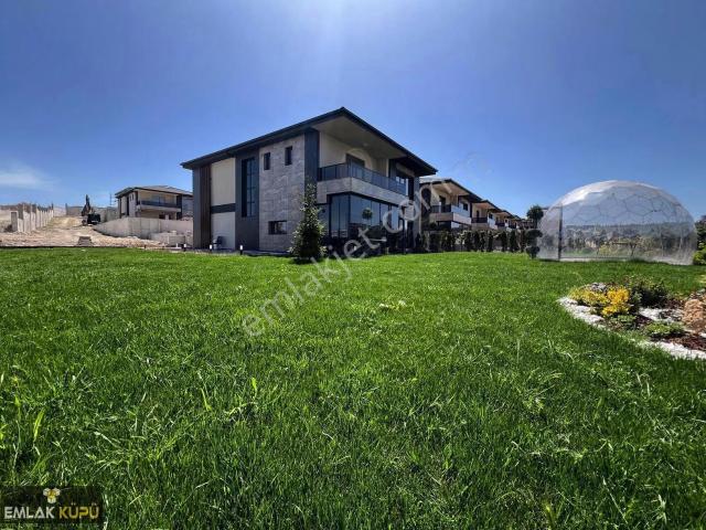 Bağlıca' Da Site İçerisinde Yerden Isıtmalı 5+1 Satılık Villa
