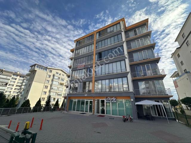 Bağlıca'da Geniş Balkonlu Ve Modern 4+1 Satılık Daire