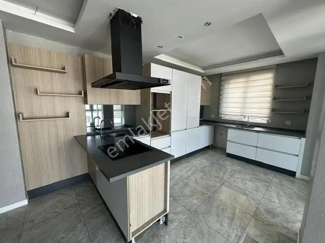 Bağlıcada Katta Tek 3,5+1 Ara Katta Kiralık Daire