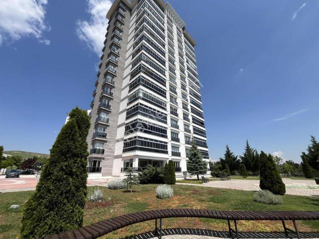 Bağlıcada kapalı Otoparklı,kapıcılı,peyzajı Bol Sitede Lüks 4+1