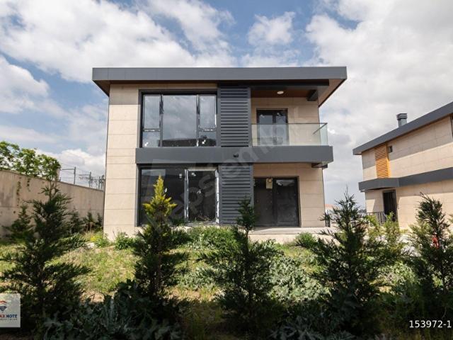 Bağlıcada Modern Mimariye Sahip 6+2 Özel Villa
