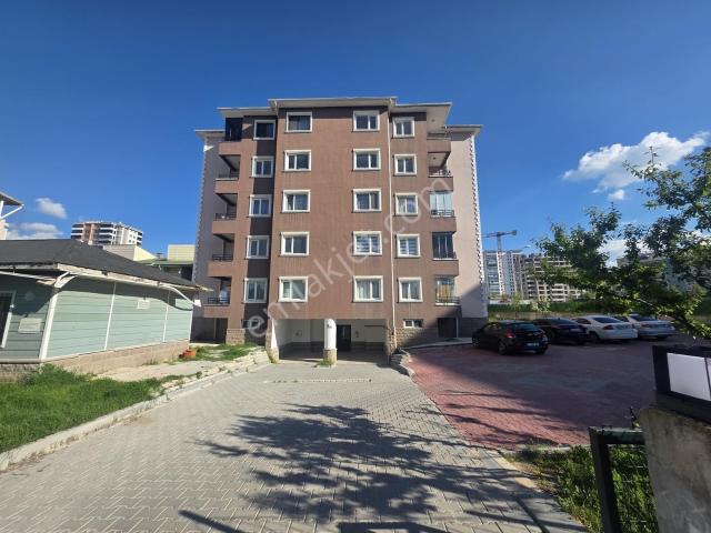 Bağlıca'da Merkezi Konumda Yapılı 3+1 Satılık Daire