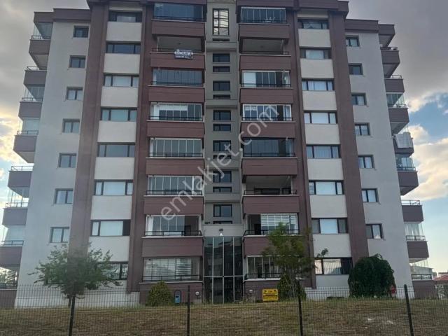 Bağlıca'da Satılık 3+1 Daire, Kapalı Otoparklı