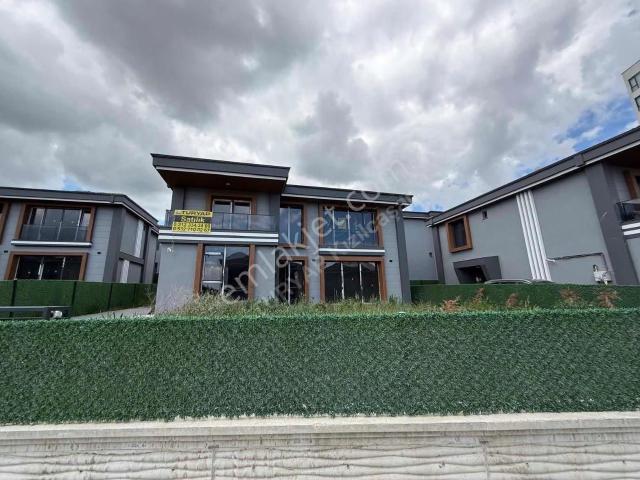 Bağlıcada Uygun Fiyat Ve Kaliteli Anahtar Teslim Satılık Villa