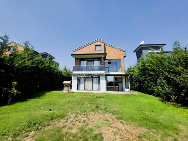 Bağlıcanın En Prestijli Lokasyonunda Tam Bağımsız Lüks Villa
