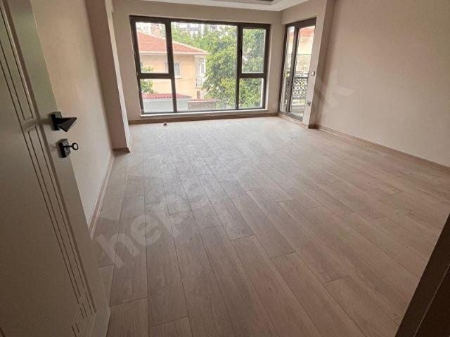 BAĞLAR CADDESİ 2+1 ARA KAT ÖNÜ AÇIK SATILIK SIFIR DAİRE