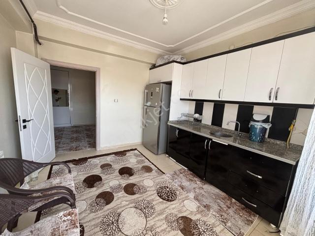 Bağlar Cuma Pazarı'nda Satılık Temiz 3+1 Daire