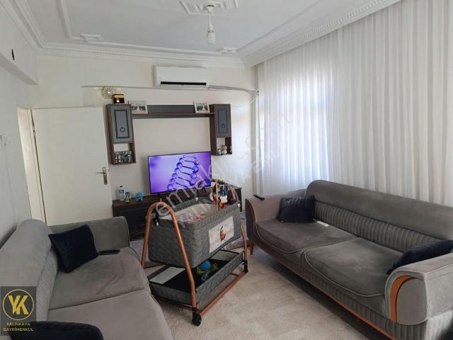 Bağlar Koşuyolu Girişinde Parkeli Bakımlı 3+1 Satılık Daire