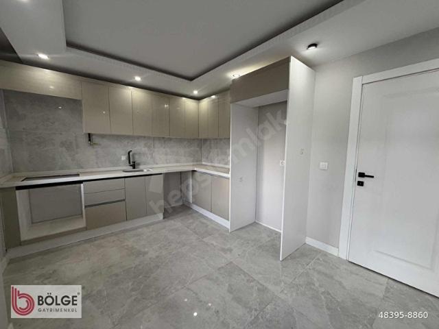 BAĞLARBAŞI MAH. TUZLA CAD. YAKINI 3+1 200 M LÜKS ÇATI DUBLEKSİ
