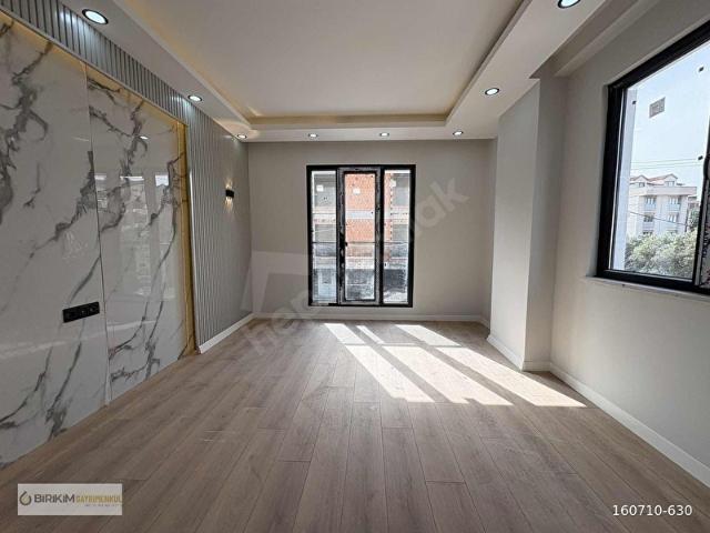 BAĞLARBAŞI MAHALLESI CADDE ÜZERINDE 2+1 85m ASANSÖRLÜ ARAKAT