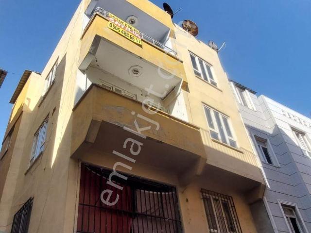 Bağlarbaşı Mahallesi'nde Satılık Son Kat 2+1 Daire