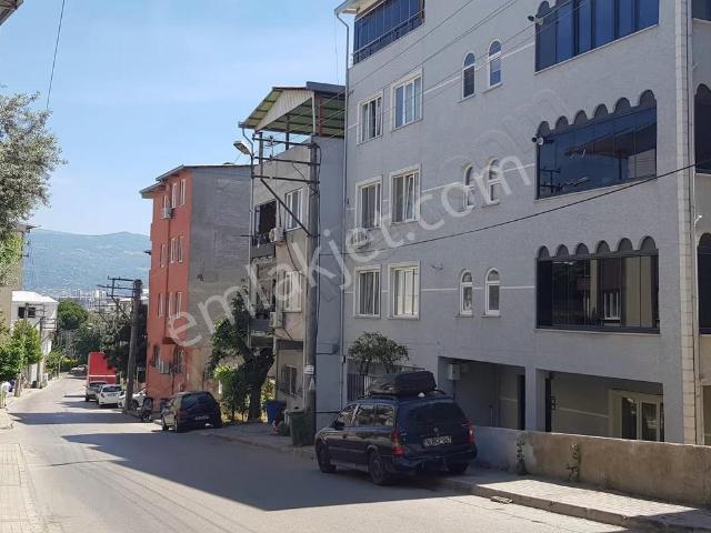 Bağlarbaşı'nda 2+1 Satılık Daire