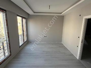 Bağlarbaşında Vatan Cdsinin Dibinde 2+1 Dublex Daire