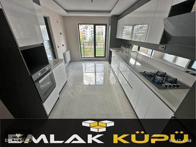 BAĞLICA MAHALLESİ'NDE SATILIK 4+1 MERKEZİ KONUMDA KAPALI OTOPARKLI ARA KATTA DAİRE