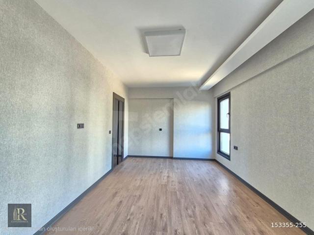 BAĞLICA BULVARINA CEPHE SIFIR BİNADA GENİŞ KİRALIK 2+1 DAİRE