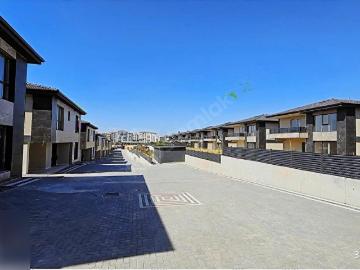 BAĞLICA GÜLHANIM KONAKLARINDA SATILIK 5+1 NATAMAM VİLLA