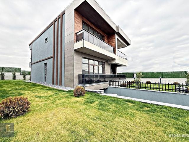 BAĞLICA'da_KAPALI OTOPARKLI_BAĞIMSIZ_TAKASA UYGUN_LÜX 7+1 VİLLA