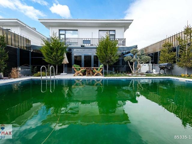 BAĞLICADA SATILIK ULTRA LÜKS VILLA