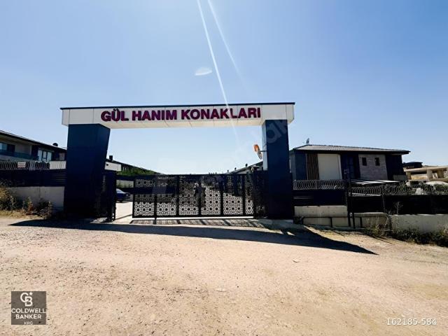 BAĞLICA'DA SITE IÇERISINDE FIRSAT VILLA