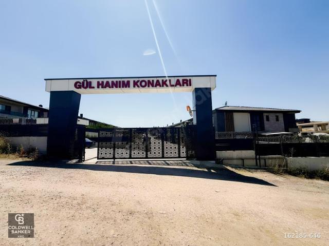 BAĞLICA'DA SITE IÇERISINDE FIRSAT VILLA