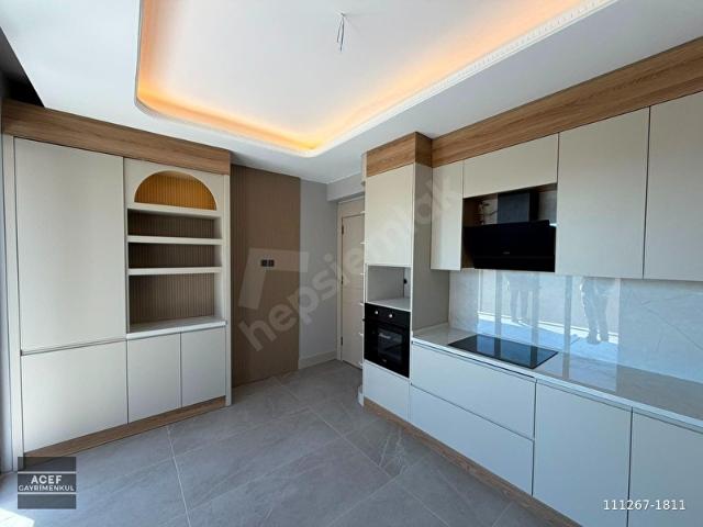 BAĞLICADA ULTRA LÜX 4+1 VESTİYER ODALI ÖZEL HOBİ BAHÇELİ DAİRE