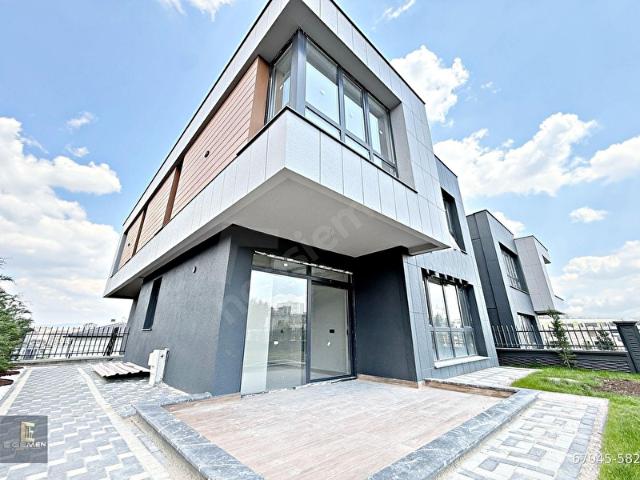 BAĞLICA'da YERDEN ISITMA BAĞIMSIZ MÜSTAKİL 3 KATLI LÜX VİLLA