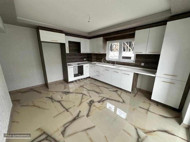 Bağlum Merkeze Çok Yakın 4+1 Sıfır Ayarında Full Yapılı Kiralık