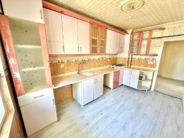 Bağlumda Yalıtımlı Aileye Uygun Geniş Ara Kat 3+1 Kiralık Daire