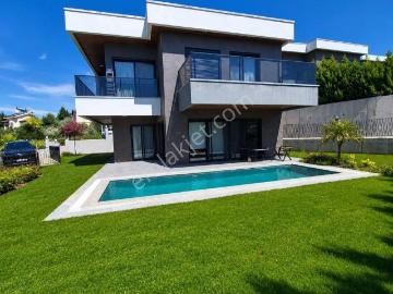 Bağımsız 500m² Arsa Payı 4+1 Özel Havuzlu Dublex