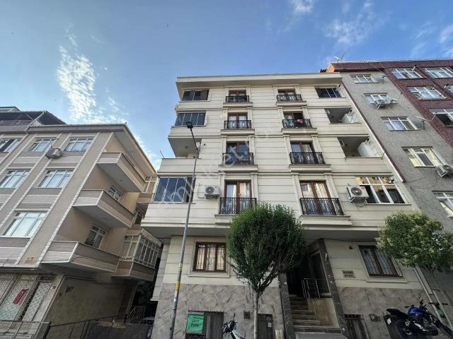 Başokur'dan Bahçelievler Çobançeşme,de Yeni Bina 2+1 Daire