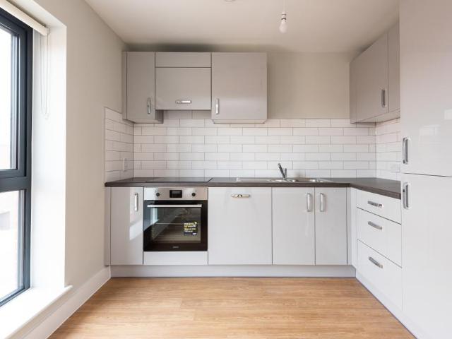 Bamboo, 11 Market Street Newbury RG14 2 bed apartment to rent £1,655 pcm £382 pw