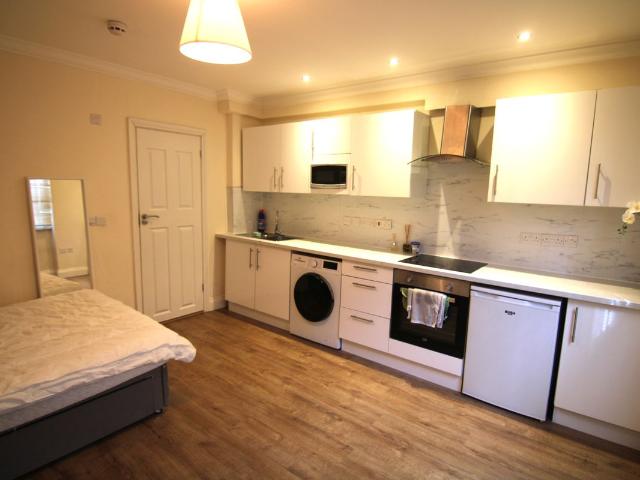 Bamborough Gardens, London W12, Studio to rent, £1,500 pcm | PrimeLocation