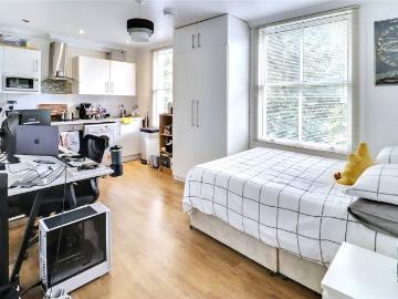 Bamborough Gardens, Shepherd's Bush, London W12, Studio to rent, £1,500 pcm | PrimeLocation