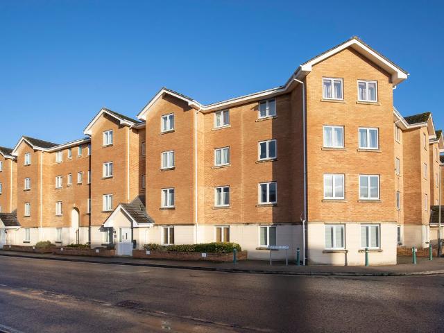 Banyard Close, Cheltenham GL51, 2 bed flat to rent, £1,000 pcm | PrimeLocation