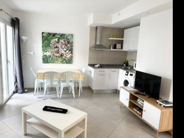 Banana cake: workstation, pool, terrace, wifi