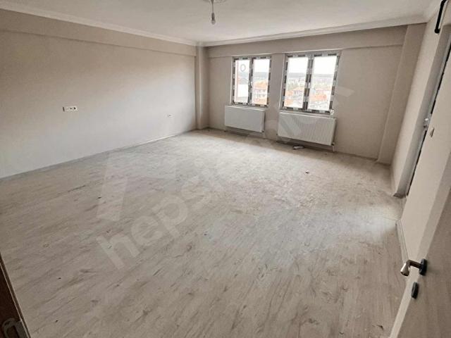 Banaz Anayolüzeri 120m2 2+1 Geniş Balkonlu Daire