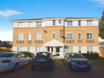 Bancroft Chase, Hornchurch, Essex RM12, 2 bed flat to rent, £1,600 pcm | PrimeLocation