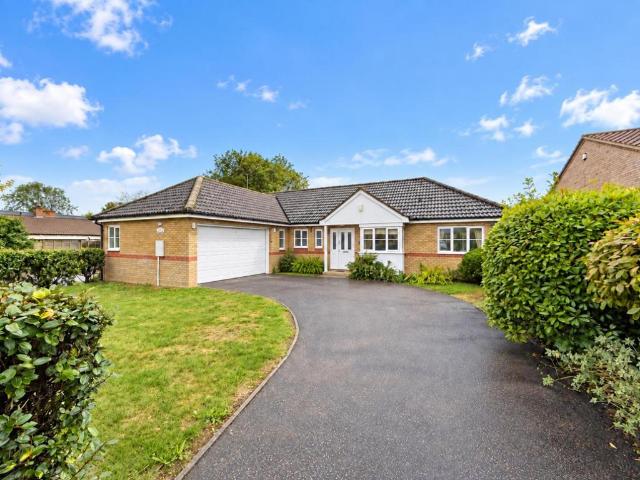 Bancroft Lane, Ely CB7 3 bed detached bungalow to rent £1,515 pcm £350 pw