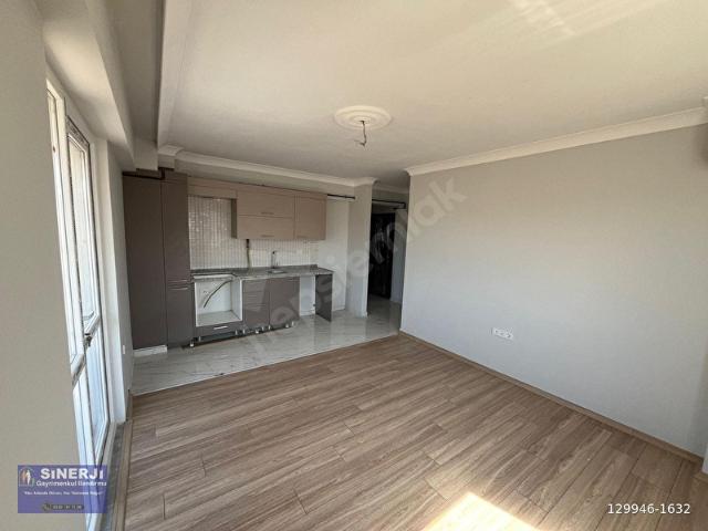 Bandırma Üniversite Karşısında Ara Kat 1+1 Kiralık Daire