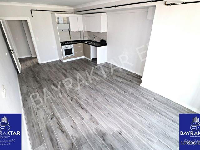 Bandırma Yeni Mahalle'de Arakat Lüks 1+1 Kiralık Balkonlu Daire Bayraktar Emlak'tan
